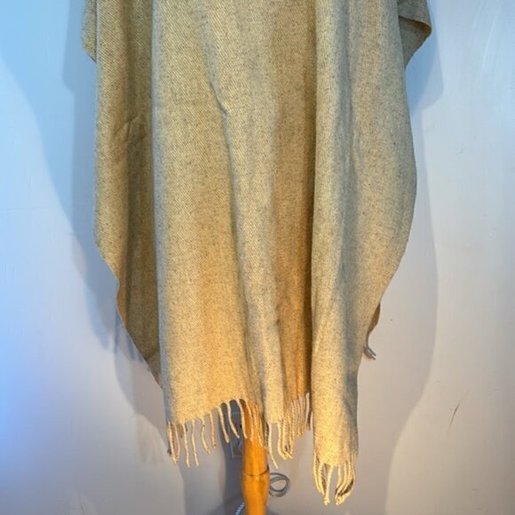 Vintage pullover wool knit turtleneck poncho cream/off-white - Picture 3 of 10